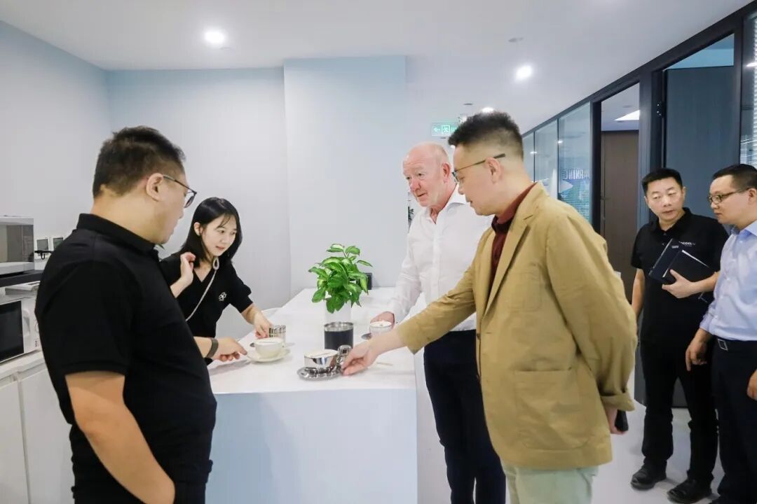 携手前汇丰投行团队,打造康德国际金融课程研究中心2 携手前汇丰投行团队,打造康德国际金融课程研究中心2